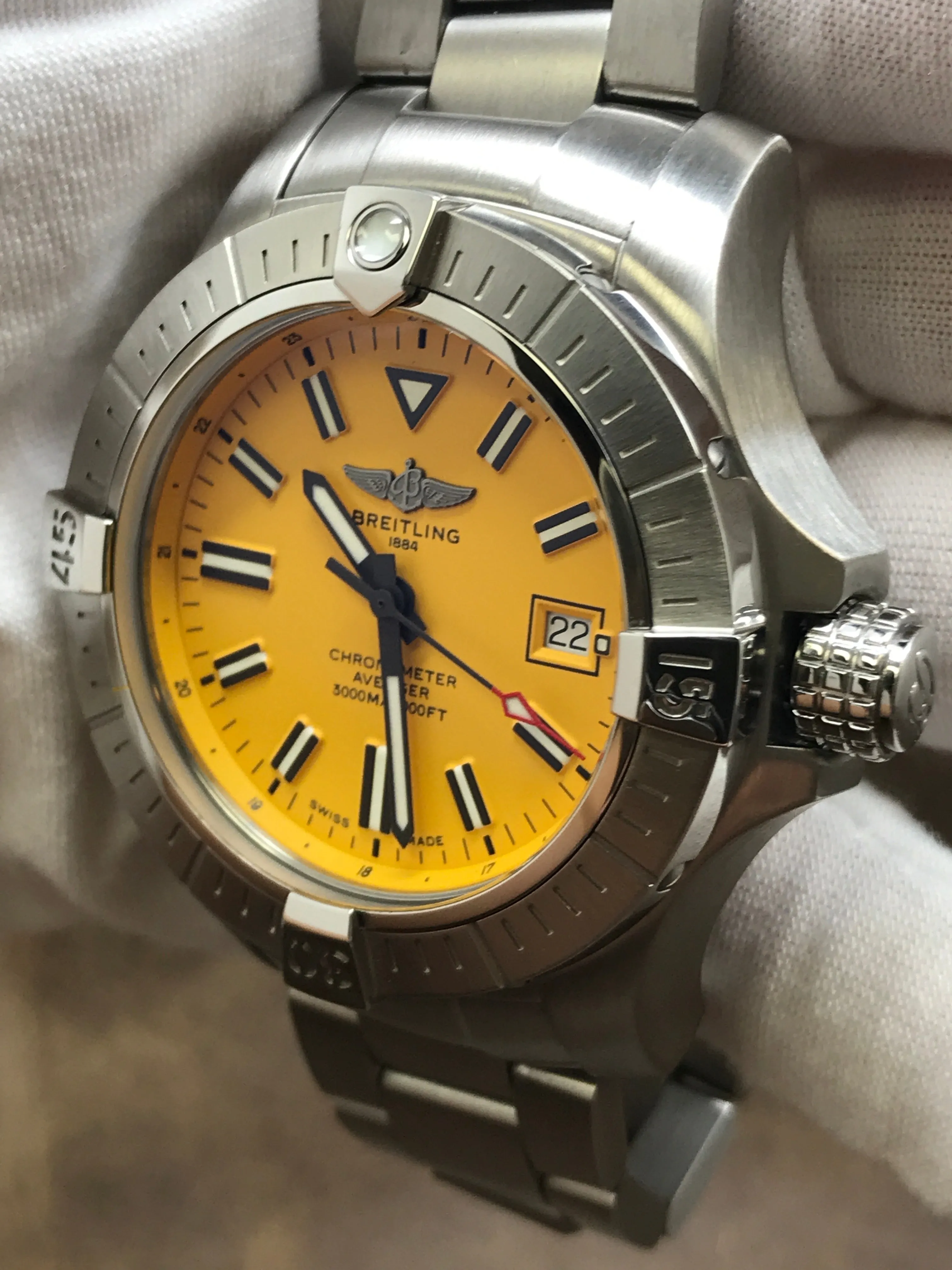 Breitling Avenger Seawolf A17319101 Yellow Dial Automatic Men's Watch