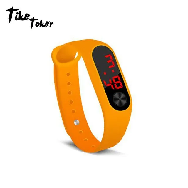 Fashion Men Women Casual Sports Bracelet Watches White LED Electronic Digital Candy Color Silicone Wrist Watch for Children Kids