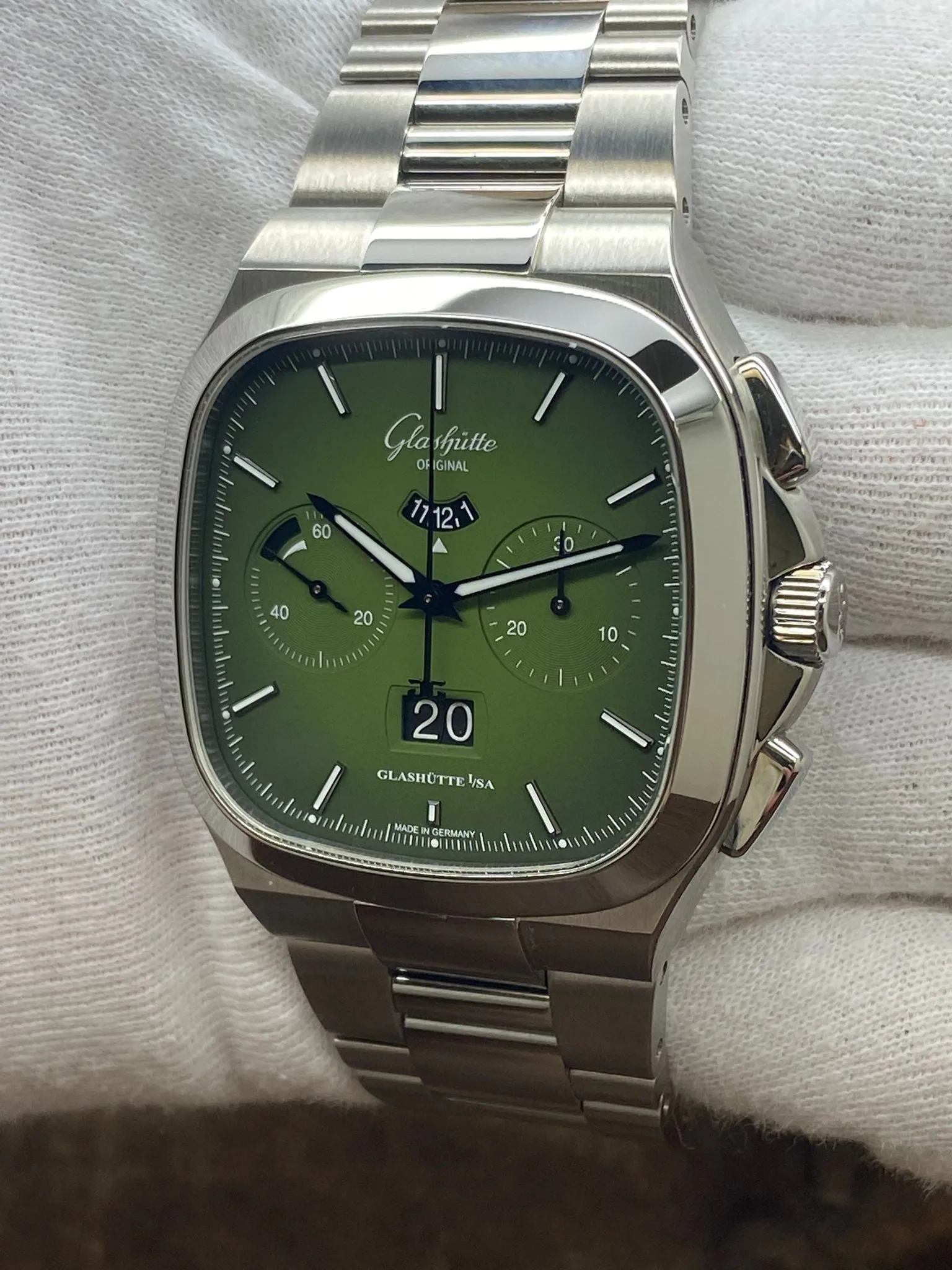 Glashutte Original Seventies Chronograph Panorama Date 40mm 1-37-02-09-02-70 Green Dial Automatic Men's Watch