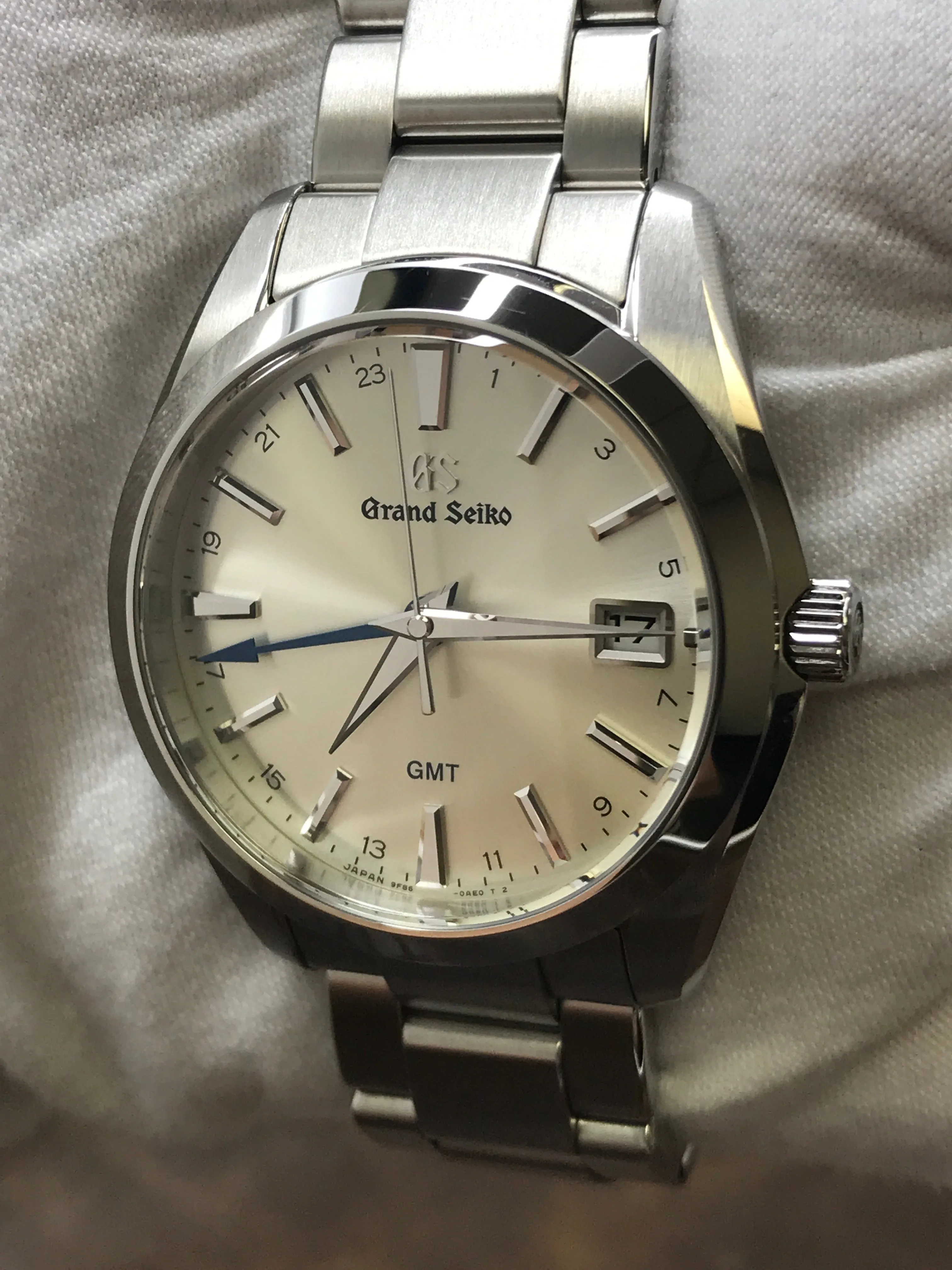 Grand Seiko Heritage GMT SBGN011 Silver Dial Quartz Men's Watch