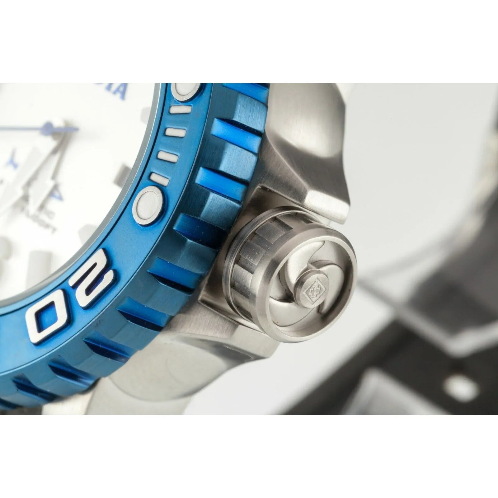 INVICTA Sea Hunter 22121 Swiss Automatic Movt. 50 mm Watch