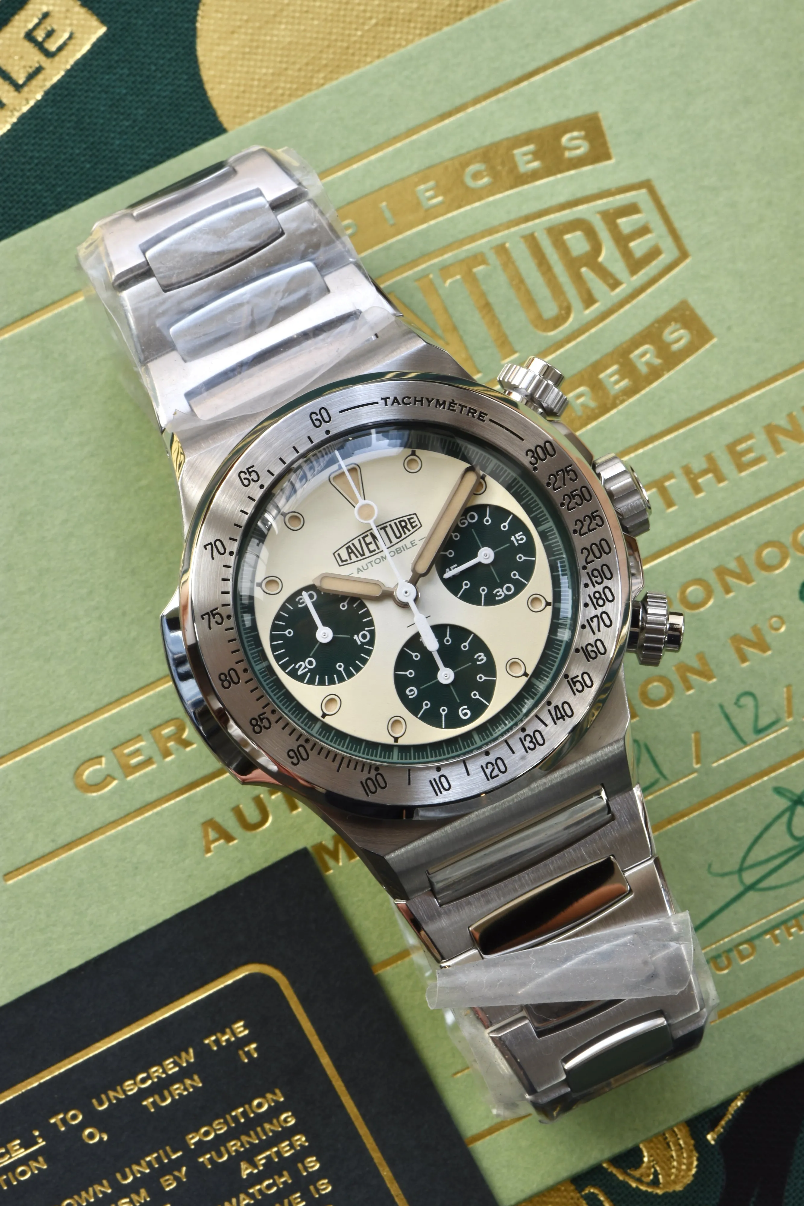Laventure Automobile Chronograph, Steel/Cream