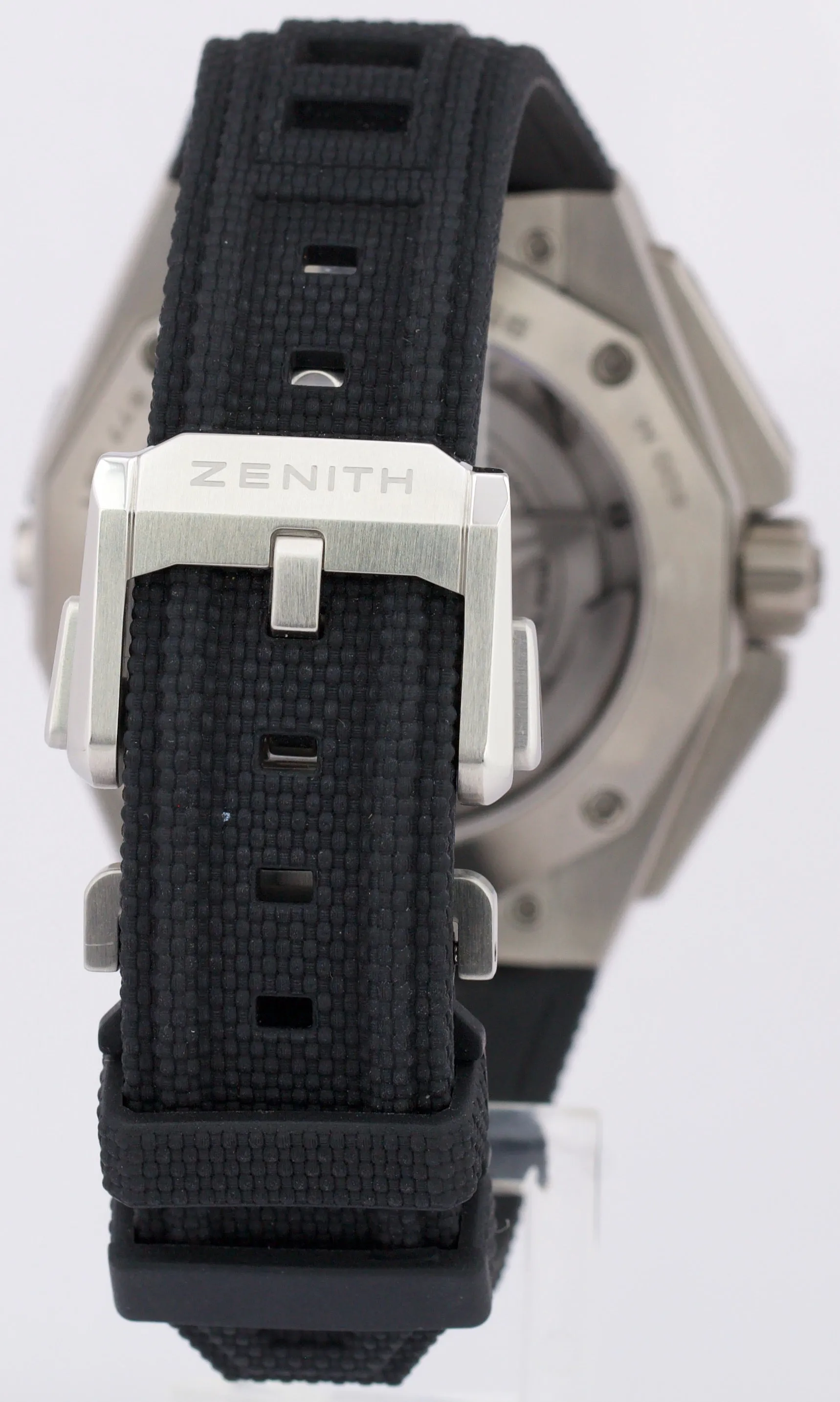 MINT 2024 PAPERS Zenith Defy Extreme Diver TITANIUM 95.9600.3620/21.I300 BOX