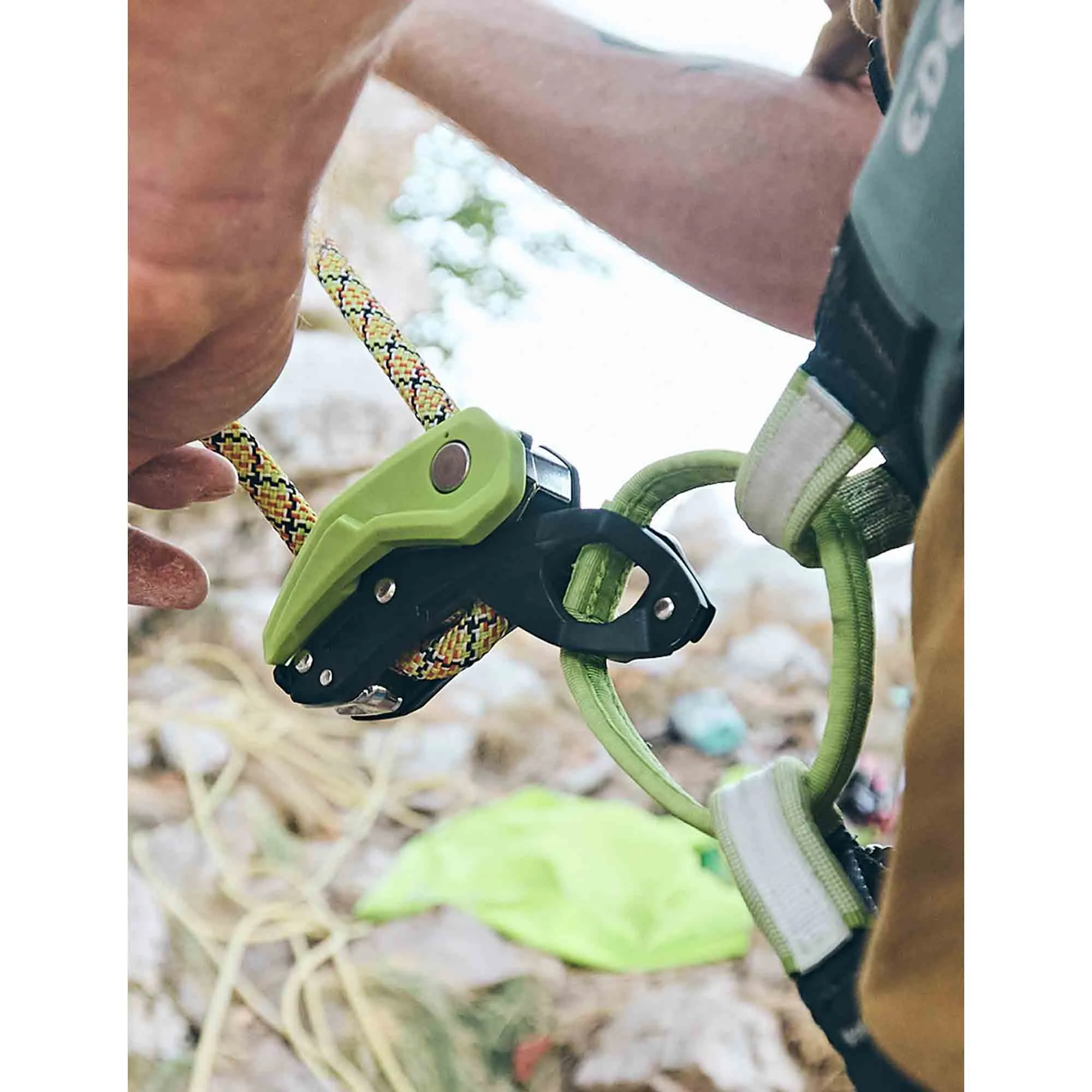Pinch Belay Device