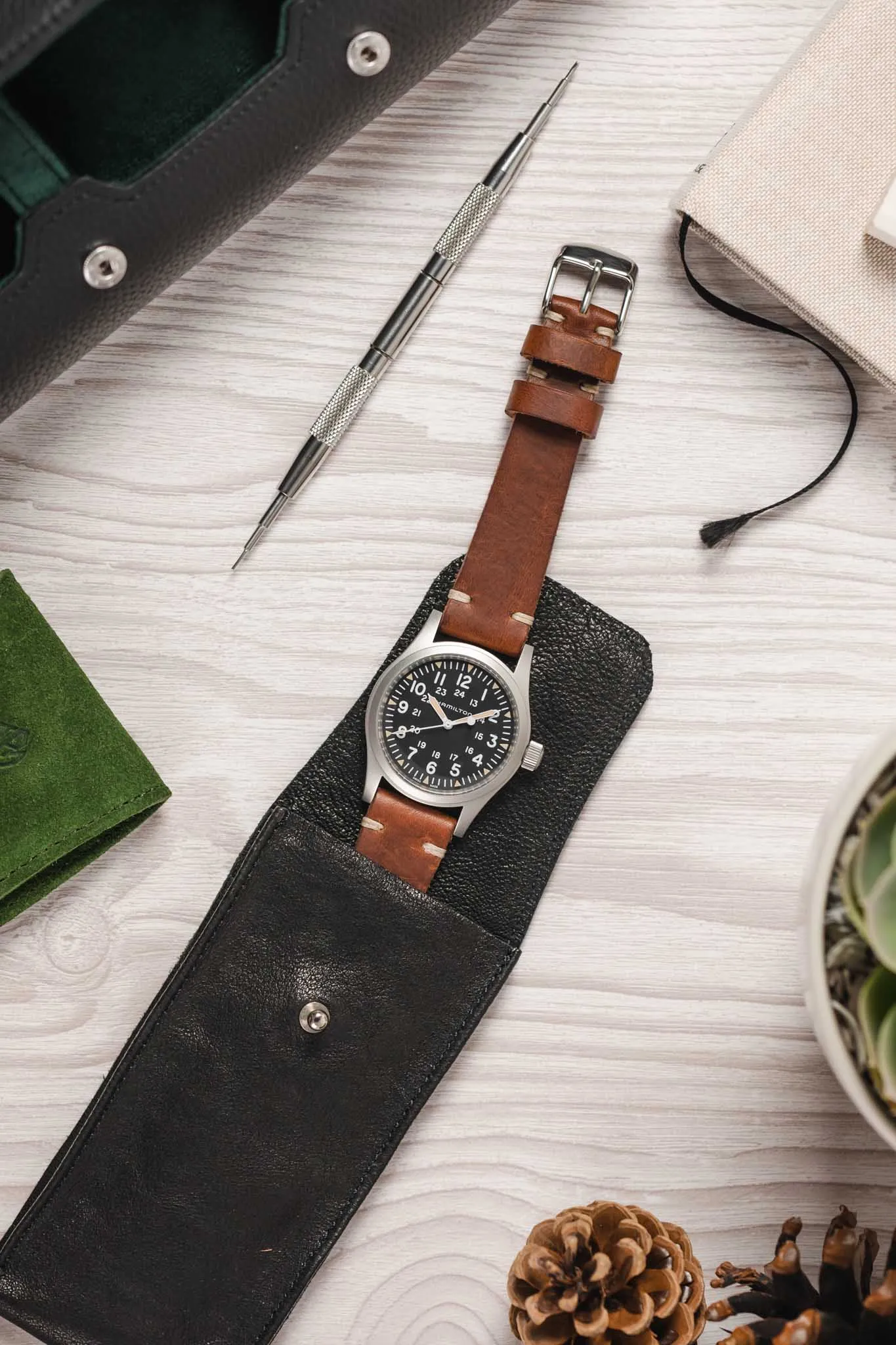 RIOS1931 WATTS Vintage Leather Watch Strap in MAHOGANY
