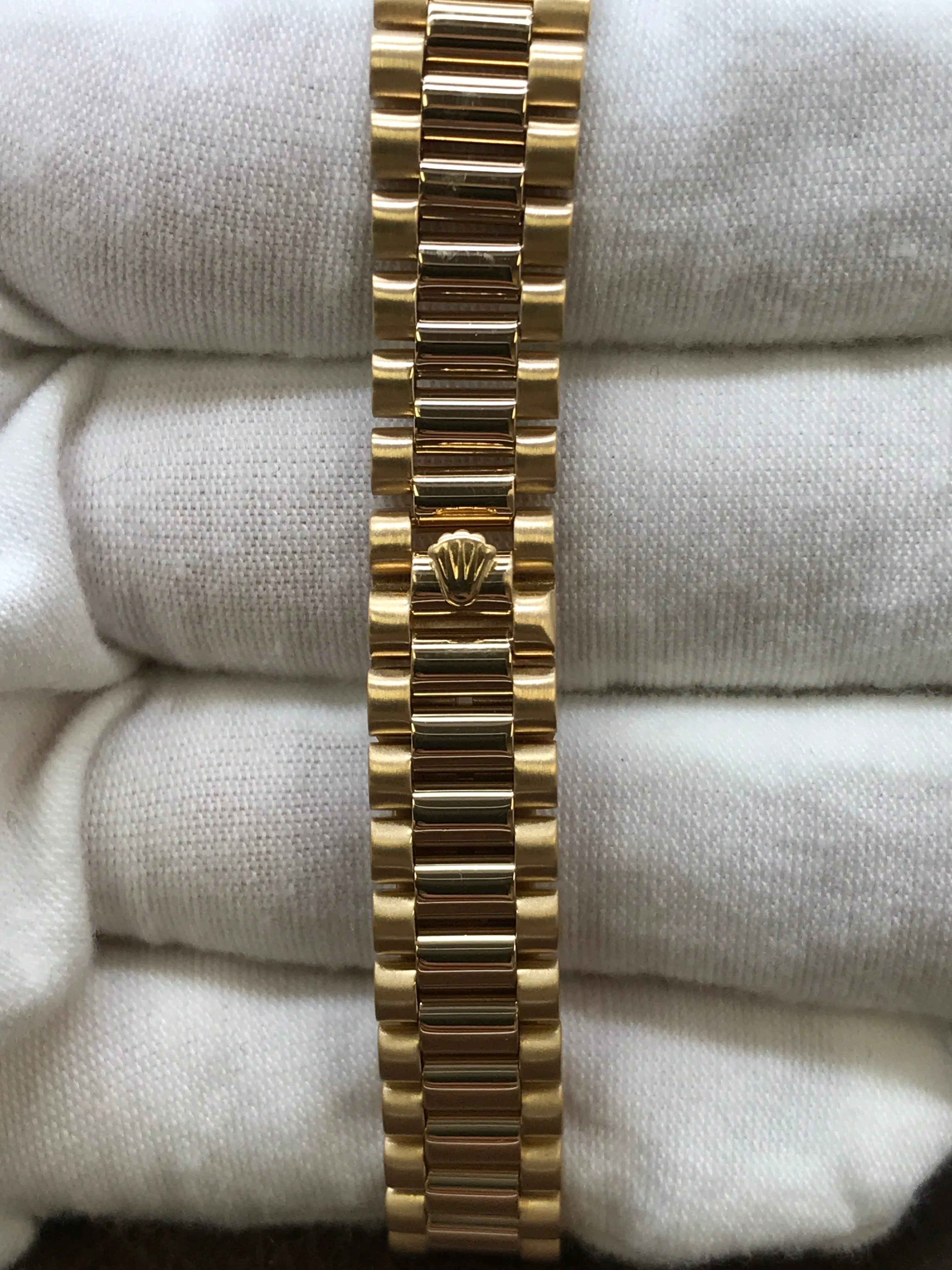 Rolex President 26mm Custom Bezel 69178 Champagne Dial Automatic Women's Watch