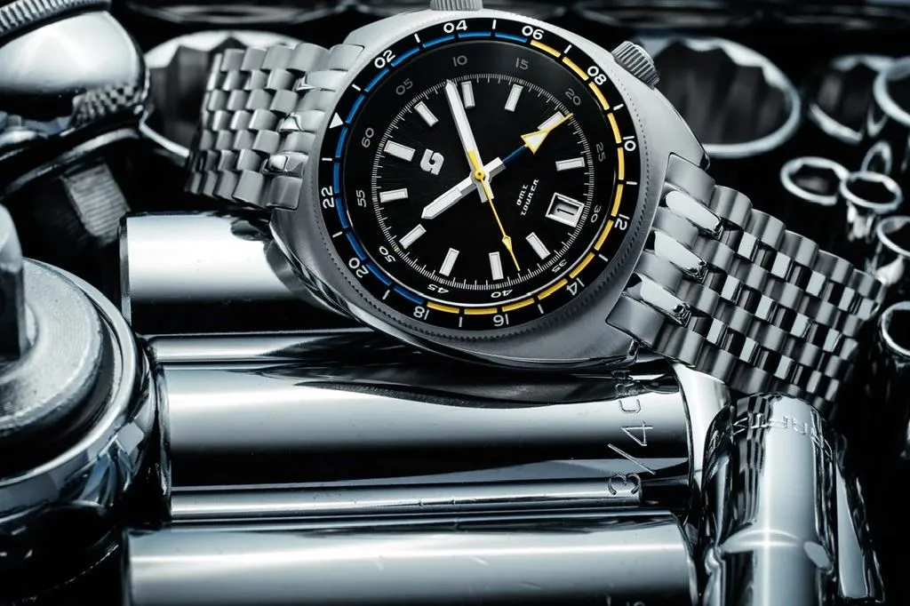 Straton Tourer GMT (Black) - Swiss&nbsp;Mvmt