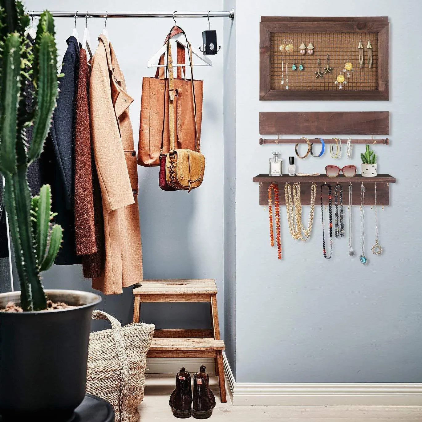 Surophy Rustic Brown Wall Mount Jewelry Organizer, Wall Hanging Jewelry Display with Removable Bracelet Rod from Wooden Wall-Mounted Mesh Jewelry Organizer Wooden Earring Bracelet Holder for Necklace