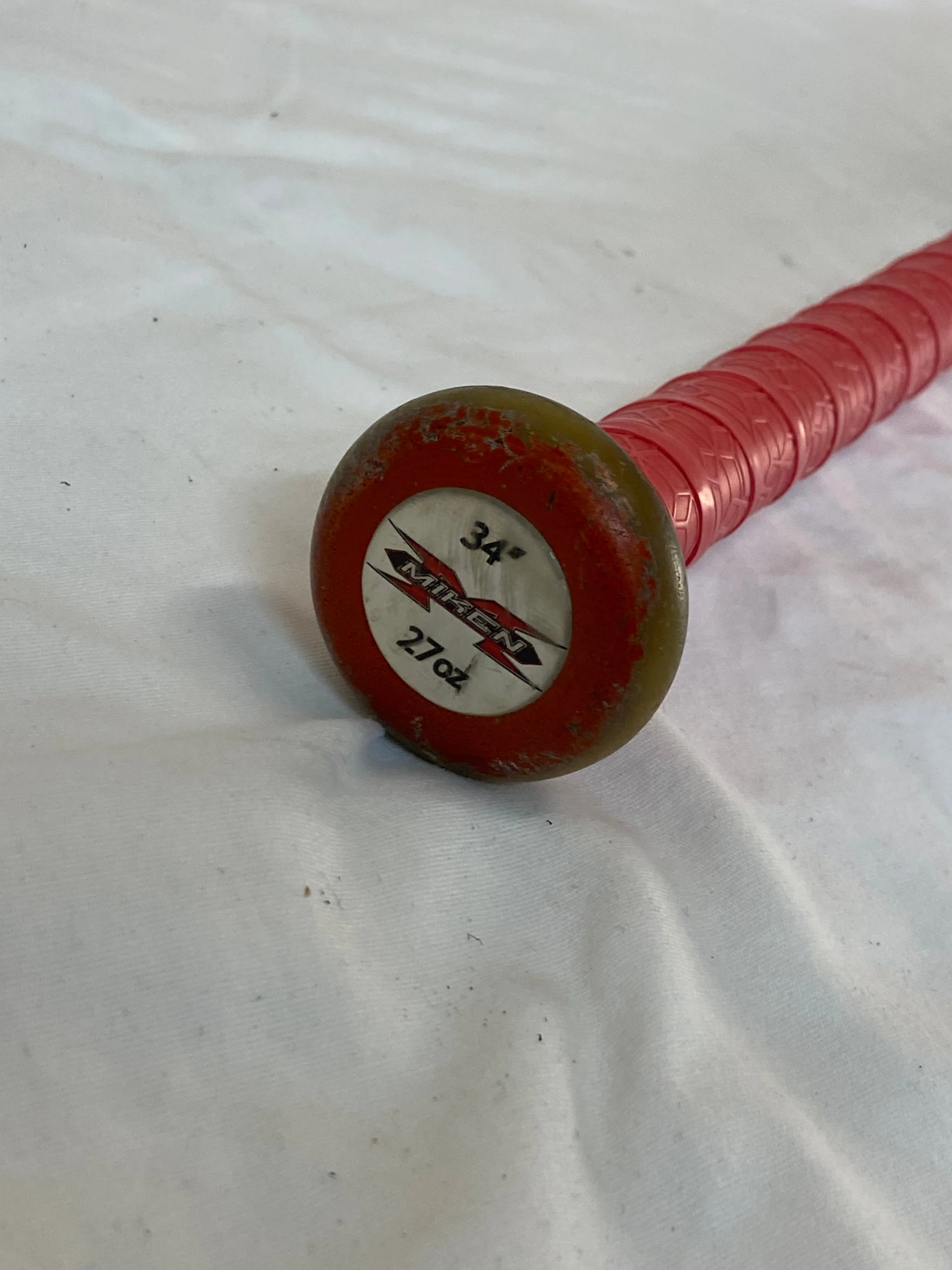 Used Miken ULTRA 750X Bat Length-Wgt 34" 27 Slow Pitch Multi-Stamp Bat