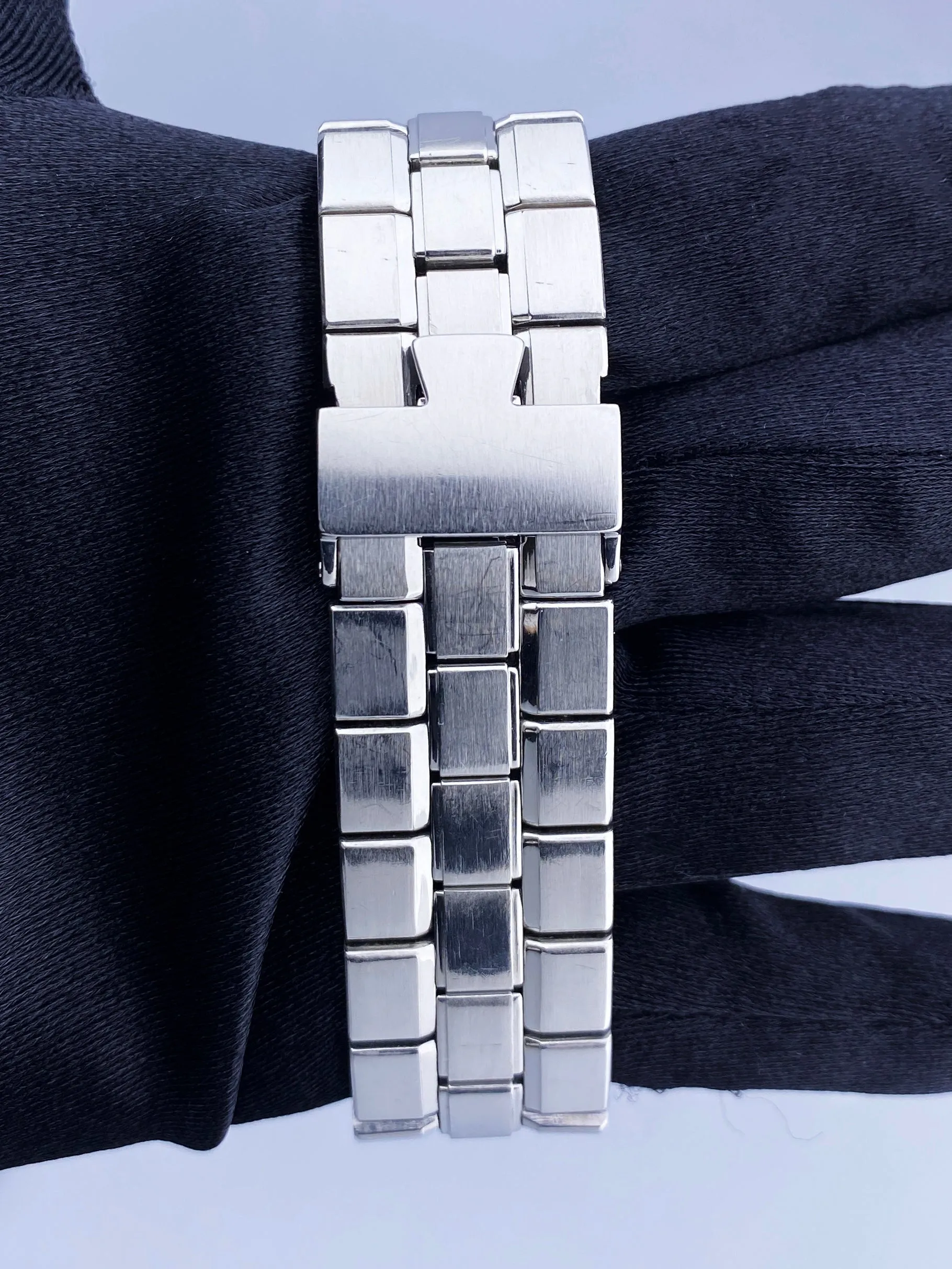 Vacheron Constantin Overseas 49140 Black Dial Mens Watch